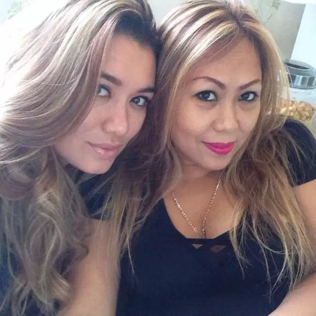 Amanda Gonzales bareng sang ibu © Instagram