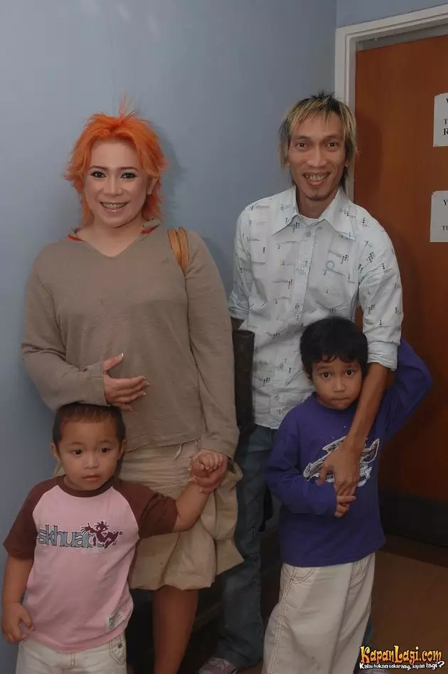 potret kisah cinta melly dan anto hoed © berbagai sumber