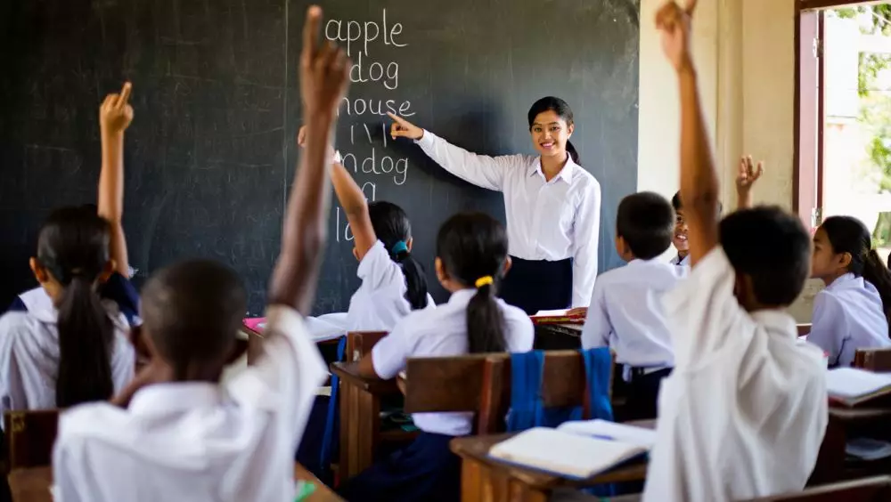 Contoh soal simple present dan past tense © 2025 brilio.net Contoh soal simple present dan past tense © 2025 brilio.net