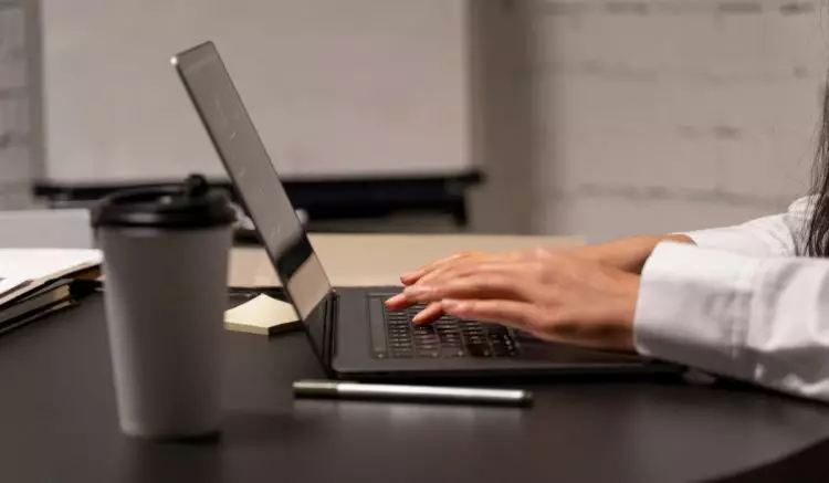 Kenapa Gen Z memilih quiet quitting? Ini hubungannya dengan work-life balance