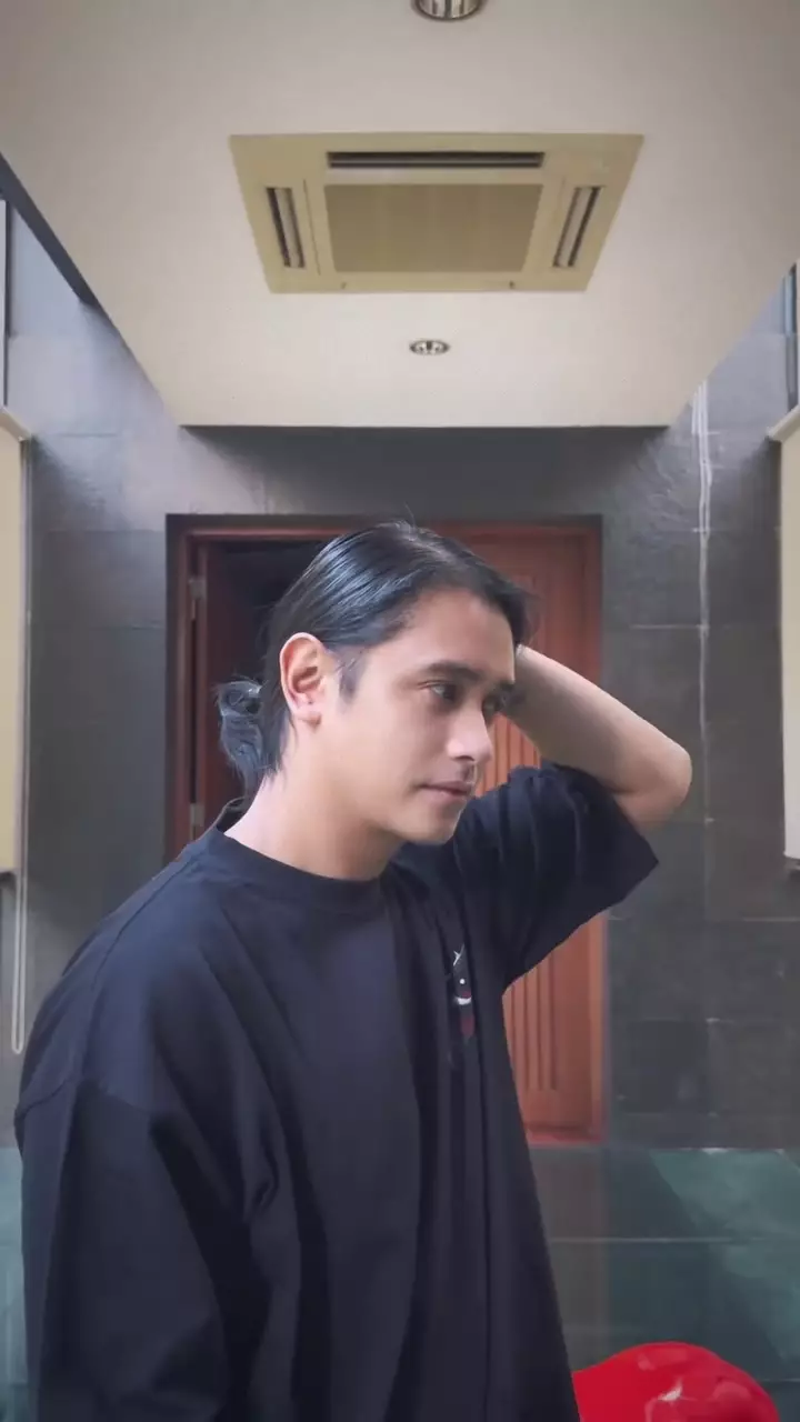 Penampilan Ajun Perwira usai operasi plastik © 2025 brilio.net