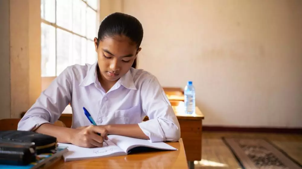 Contoh kalimat majemuk setara berdasarkan jenisnya © 2025 brilio.net