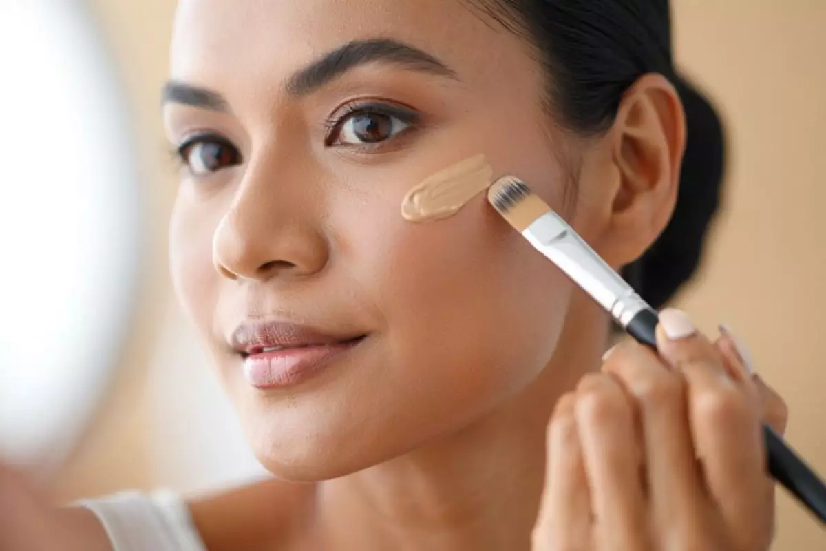 10 Rekomendasi makeup Viva untuk usia 40-an, ringan, lembap, anticrack, dan hasilnya bikin awet muda