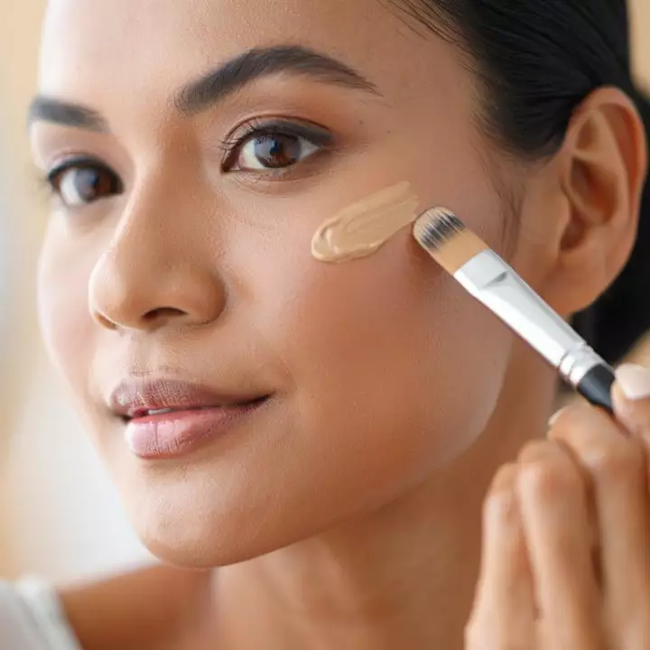 10 Rekomendasi makeup Viva untuk usia 40-an, ringan, lembap, anticrack, dan hasilnya bikin awet muda