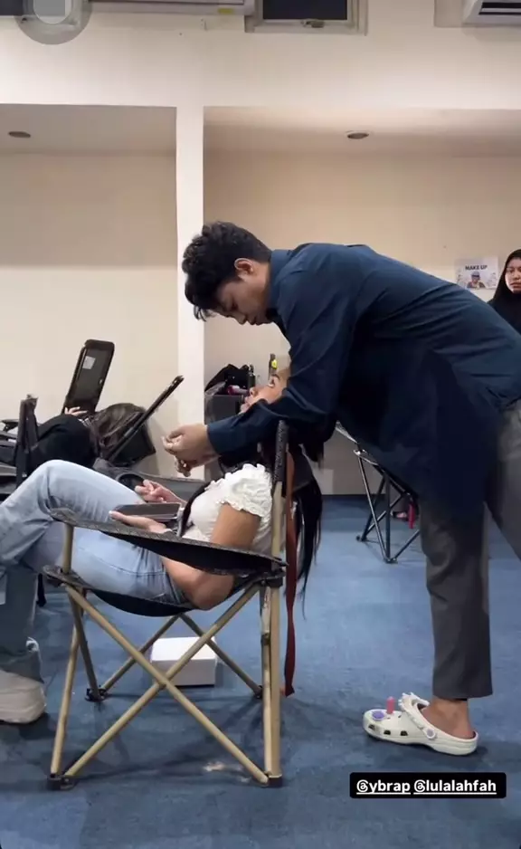 Potret mesra Reza Arap dan Lula Lahfah © 2025 brilio.net Potret mesra Reza Arap dan Lula Lahfah © 2025 brilio.net