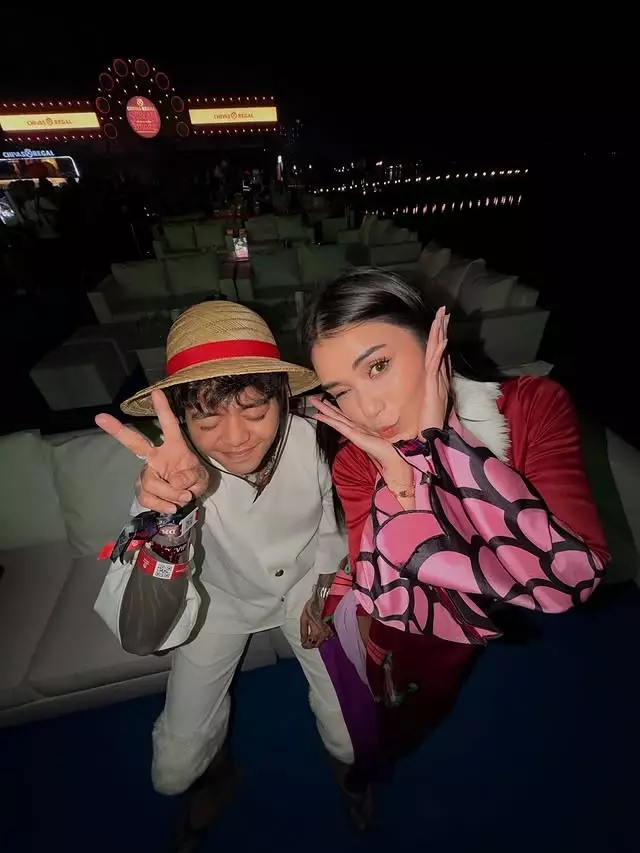 Potret mesra Reza Arap dan Lula Lahfah © 2025 brilio.net Potret mesra Reza Arap dan Lula Lahfah © 2025 brilio.net