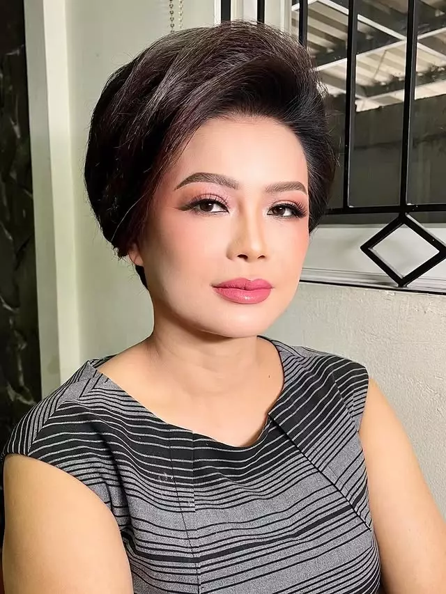 Ci Mehong facelift di usia 54 tahun © 2025 brilio.net Ci Mehong facelift di usia 54 tahun © 2025 brilio.net