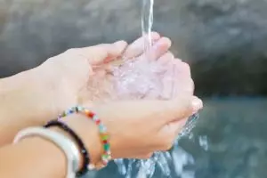 10 Sunscreen wudhu friendly harga mulai Rp20 ribuan, nggak ganggu wudhu dan mudah dibilas air