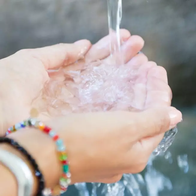 10 Sunscreen wudhu friendly harga mulai Rp20 ribuan, nggak ganggu wudhu dan mudah dibilas air
