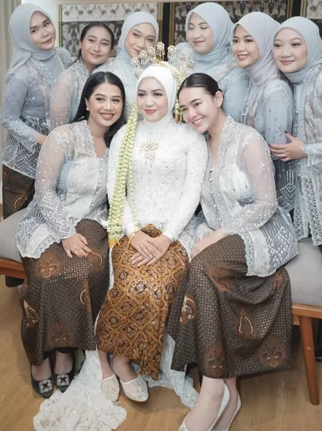 Amanda Manopo jadi bridesmaid sahabatnya © Instagram