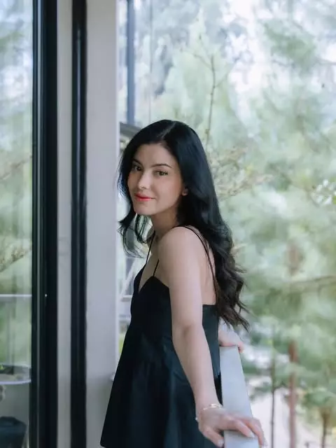 Profil lengkap Medina Dina © 2025 Instagram