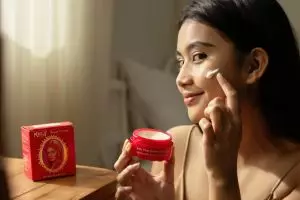 10 Tips pakai Kelly Pearl Cream agar wajah glowing maksimal, anti kusam dan cerah alami