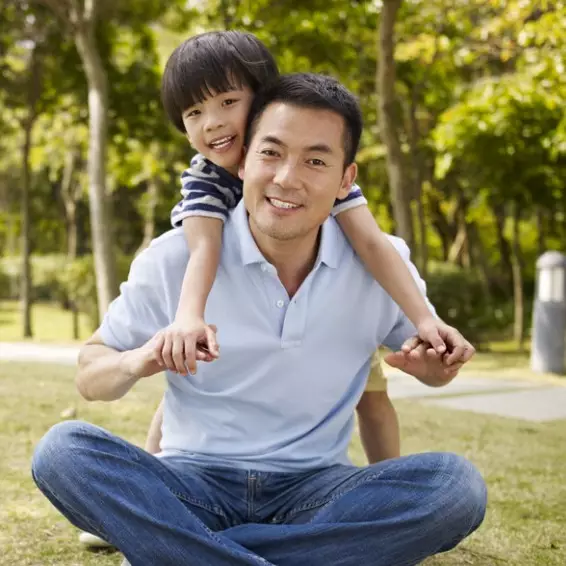 Seru-seruan di hari ayah bareng anak tersayang bisa dimulai dengan satu aktivitas kecil tapi bermakna 