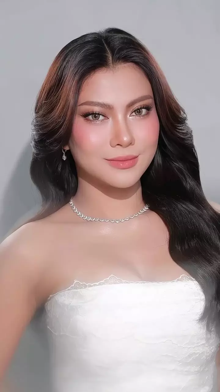 Potret perwedding Hanum Mega © 2025 brilio.net Potret perwedding Hanum Mega © 2025 brilio.net