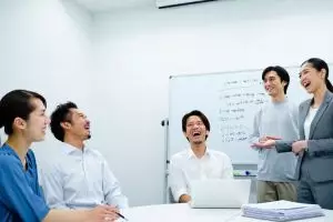 50 Kata-kata bijak lucu tentang pekerjaan, bikin hari di kantor jadi ceria