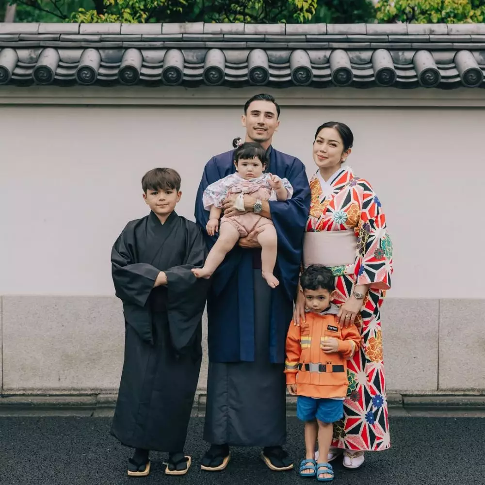 Alasan Vincent Verhaag menerima El Barack sebagai putranya © 2025 brilio.net