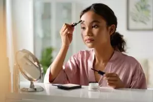 Bikin alis on fleek, ini rekomendasi Viva eyebrow pencil yang cocok untuk semua warna kulit