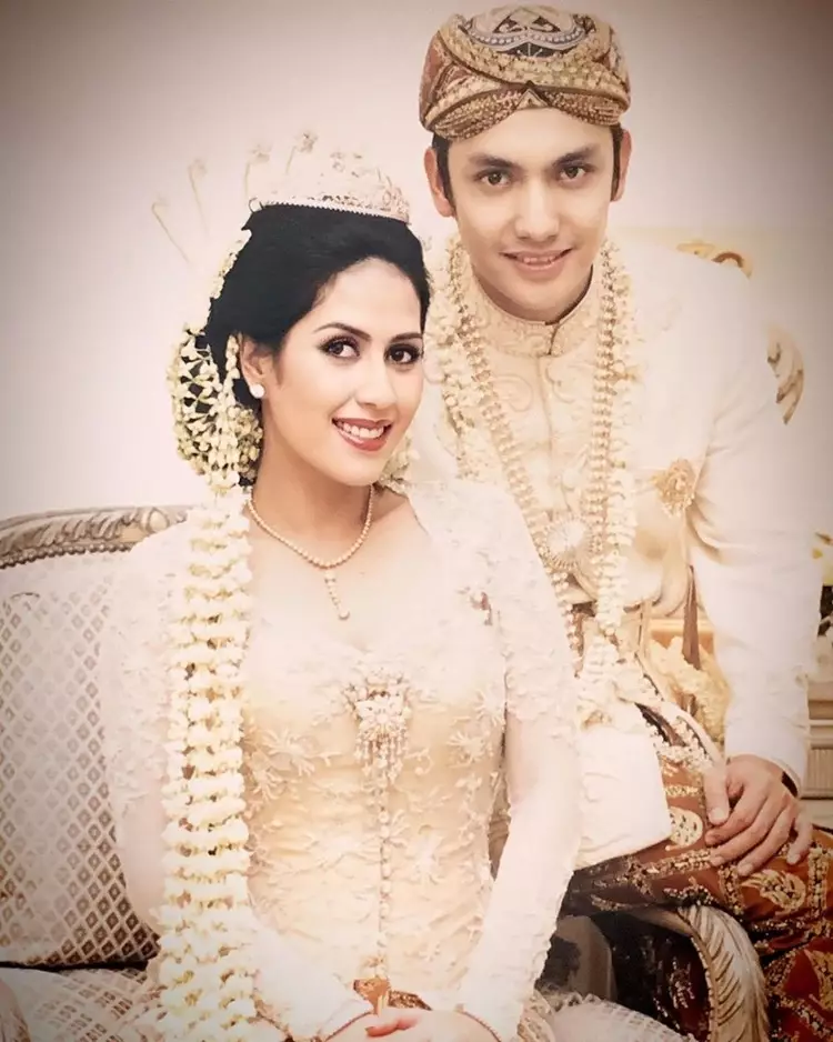 pasangan pesinetron saat menikah © berbagai sumber pasangan pesinetron saat menikah © berbagai sumber