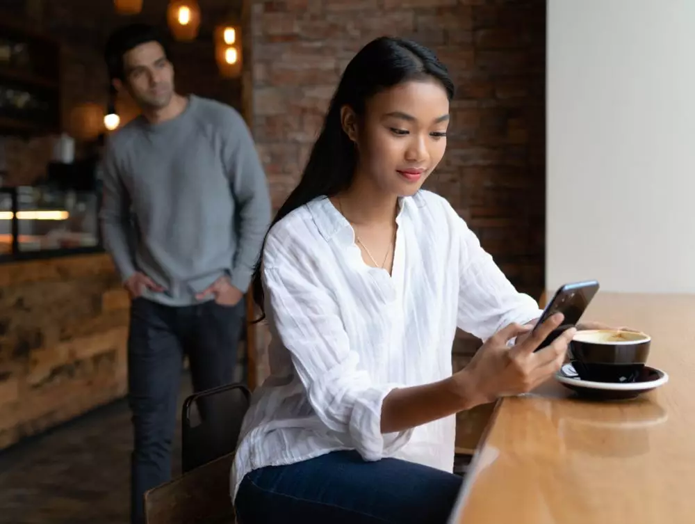 Kata-kata sindiran lucu buat mantan yang sok bahagia © 2025 brilio.net