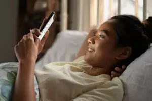 100 Kata-kata sindiran lucu buat mantan yang sok bahagia, padahal masih stalking