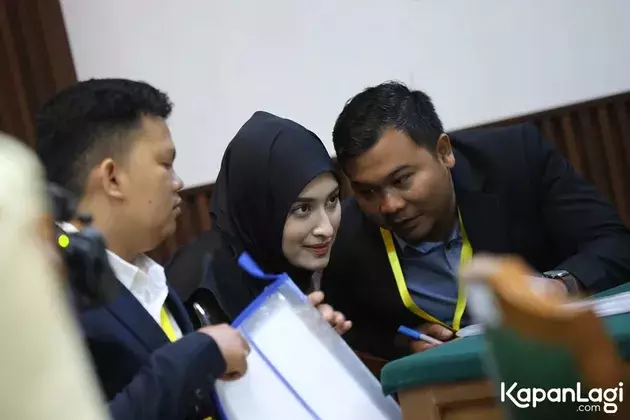 Angbeen Rishi dan Adly Fairuz tetap bersahabat © 2025 brilio.net