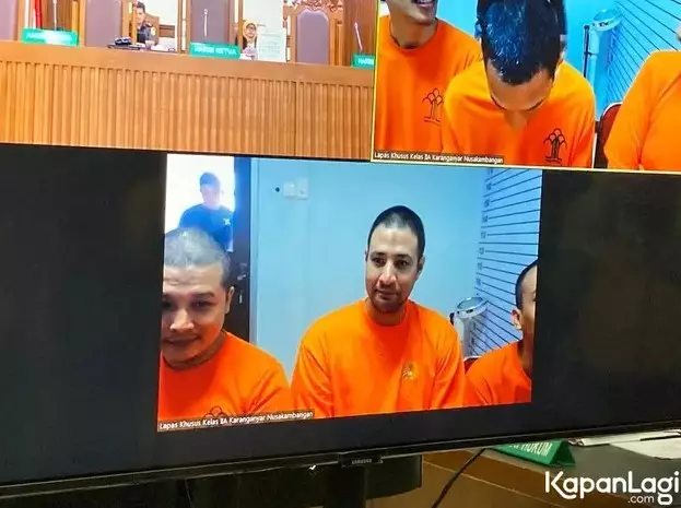 Ammar Zoni ingin nikahi Dokter Kamelia © Kapanlagi.com Ammar Zoni ingin nikahi Dokter Kamelia © Kapanlagi.com