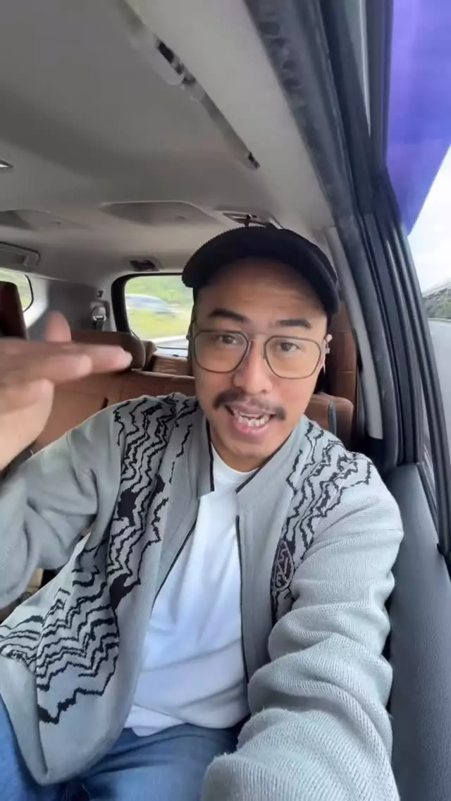 Klarifikasi Pandji Pragiwaksono mengenai denda adat Toraja © 2025 brilio.net Klarifikasi Pandji Pragiwaksono mengenai denda adat Toraja © 2025 brilio.net