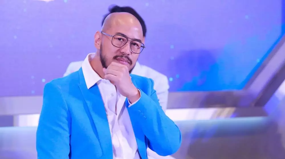 Klarifikasi Pandji Pragiwaksono mengenai denda adat Toraja © 2025 brilio.net Klarifikasi Pandji Pragiwaksono mengenai denda adat Toraja © 2025 brilio.net