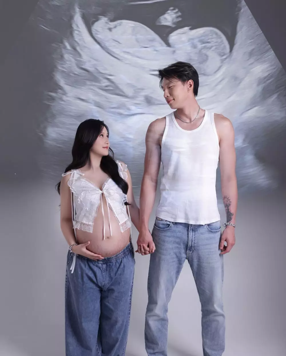 Nita Vior pemotretan maternity © Instagram Nita Vior pemotretan maternity © Instagram