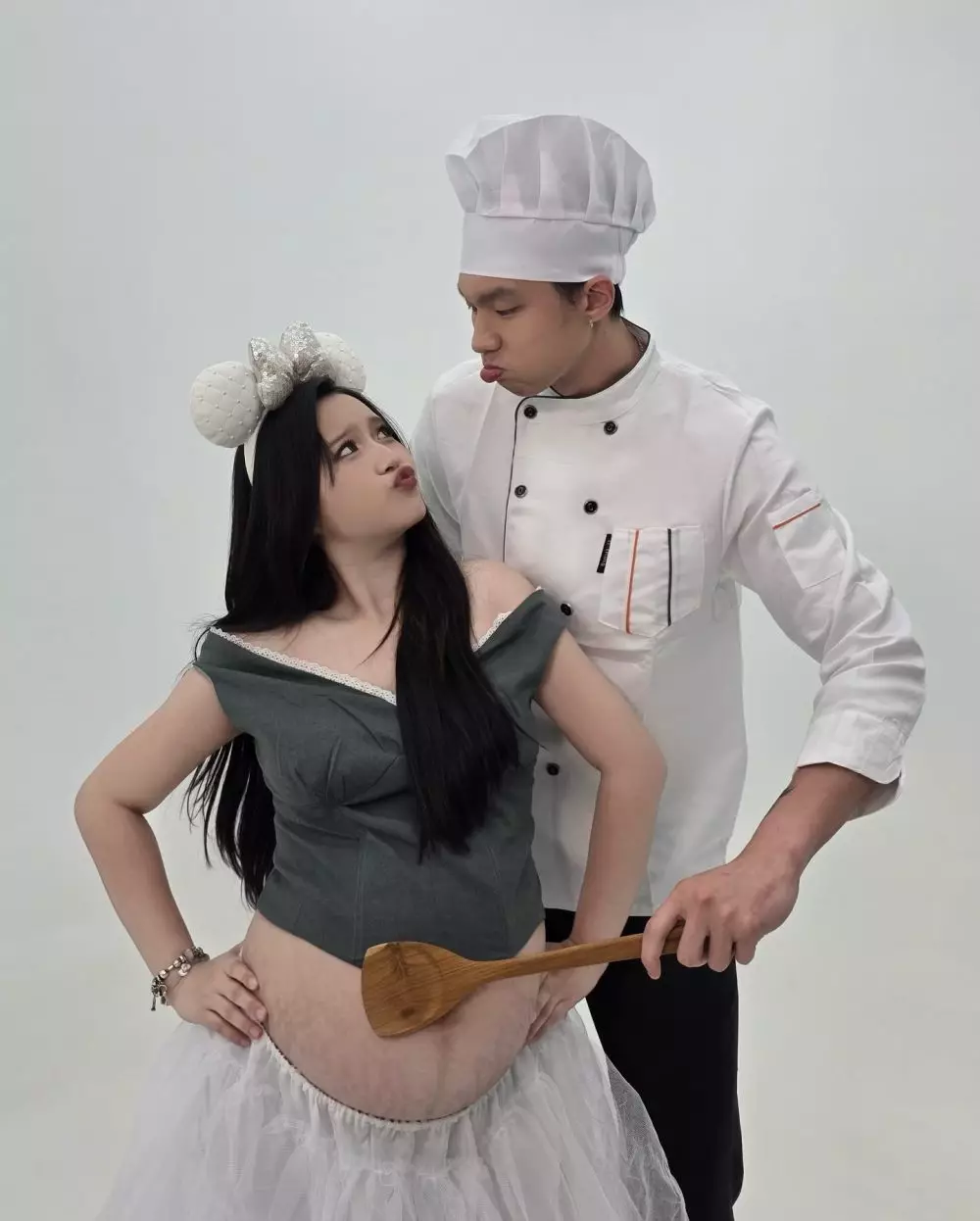 Nita Vior pemotretan maternity © Instagram Nita Vior pemotretan maternity © Instagram