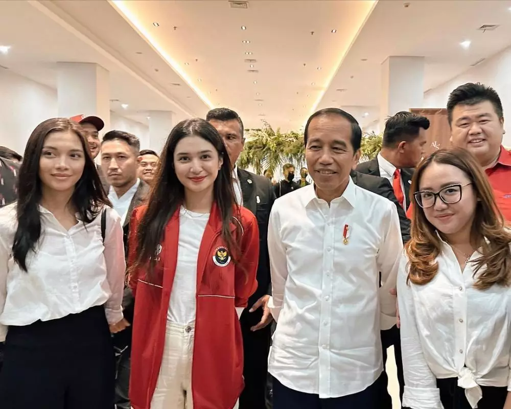 Aktor ngetop ini kini merangkap staf ahli Kemenpora Instagram Aktor ngetop ini kini merangkap staf ahli Kemenpora Instagram