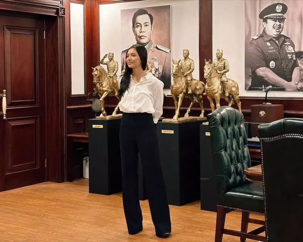 Aktor ngetop ini kini merangkap staf ahli Kemenpora Instagram Aktor ngetop ini kini merangkap staf ahli Kemenpora Instagram