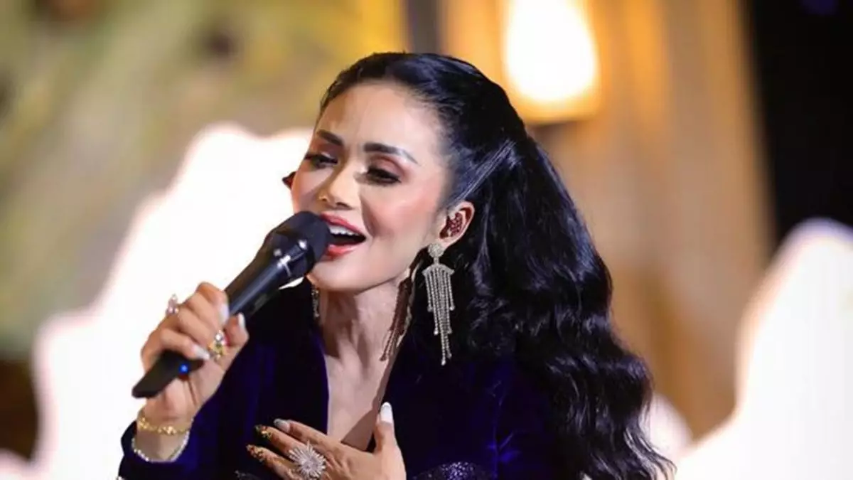 Krisdayanti ingatkan Aurel Hermansyah jangan terlalu galak ke suami