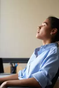 Di tengah padatnya rutinitas, rasa lelah, dan segala drama kehidupan, sesekali kita perlu jeda sejenak.