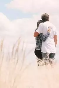 Dalam perjalanan hidup, cinta menjadi salah satu hal yang paling mendalam dan penuh makna.