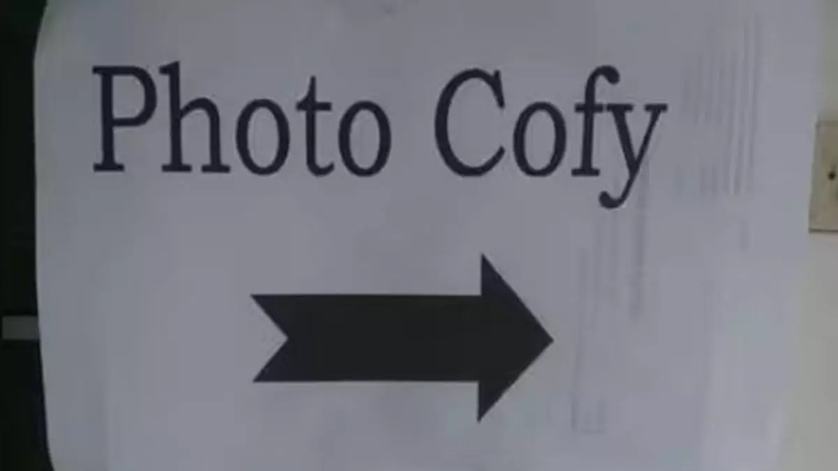 11 Tulisan lucu Bahasa Inggris aneh di tempat umum yang buktiin belajar english nggak gampang