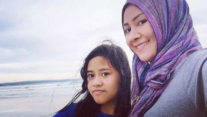 Mpok Uyuy TOP dan Aliya di dunia nyata © 2023 brilio.net Mpok Uyuy TOP dan Aliya di dunia nyata © 2023 brilio.net