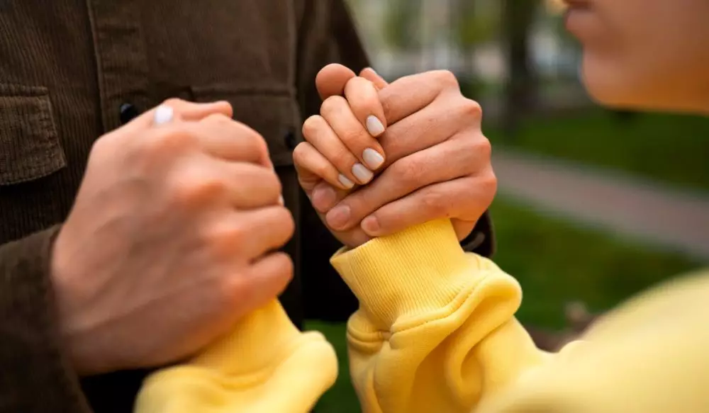 100 Kata-kata penyemangat untuk sahabat saat terpuruk, biar dia nggak kehilangan harapan © 2025 brilio.net 100 Kata-kata penyemangat untuk sahabat saat terpuruk, biar dia nggak kehilangan harapan © 2025 brilio.net