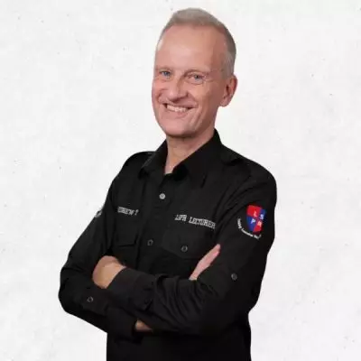 Profil Andrew Trigg © 2025 berbagai sumber Profil Andrew Trigg © 2025 berbagai sumber