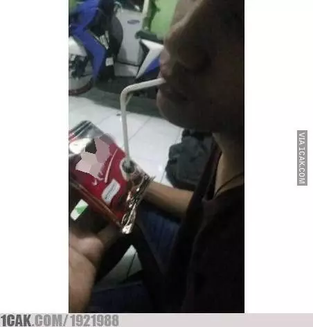 penyajian kopi nyeleneh © berbagai sumber