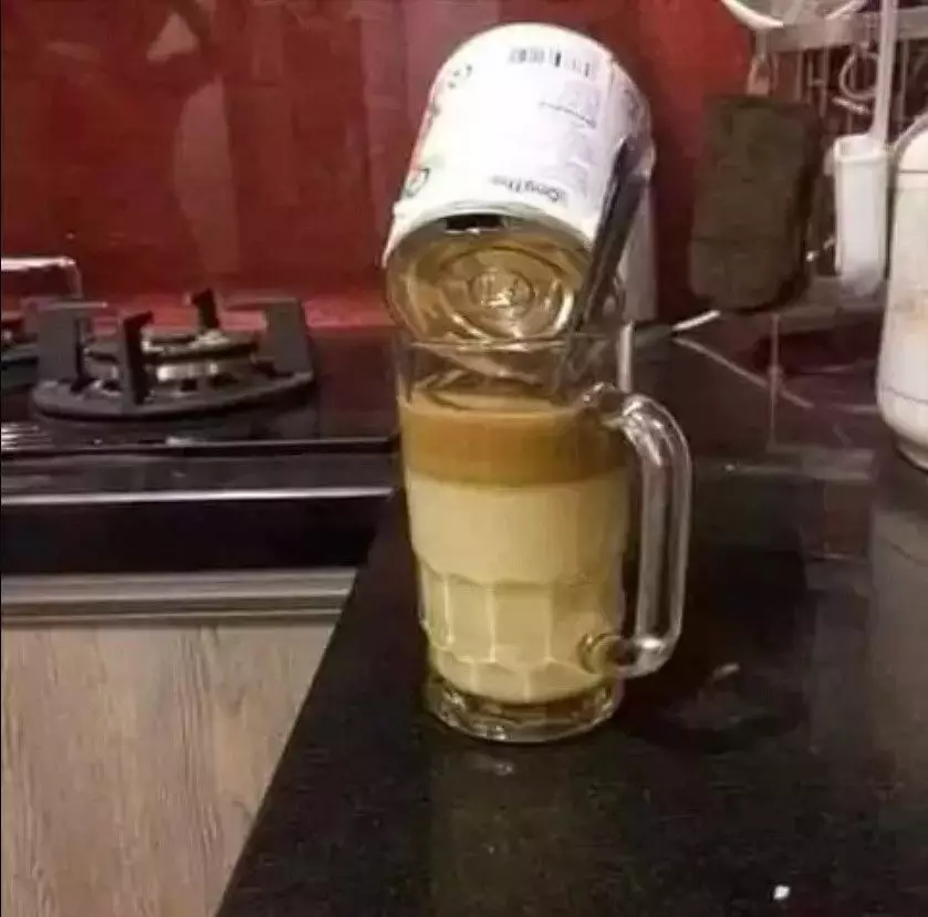 penyajian kopi nyeleneh © berbagai sumber