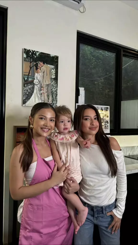 Kamari bertemu kembaran Jennifer Coppen © 2025 brilio.net Kamari bertemu kembaran Jennifer Coppen © 2025 brilio.net