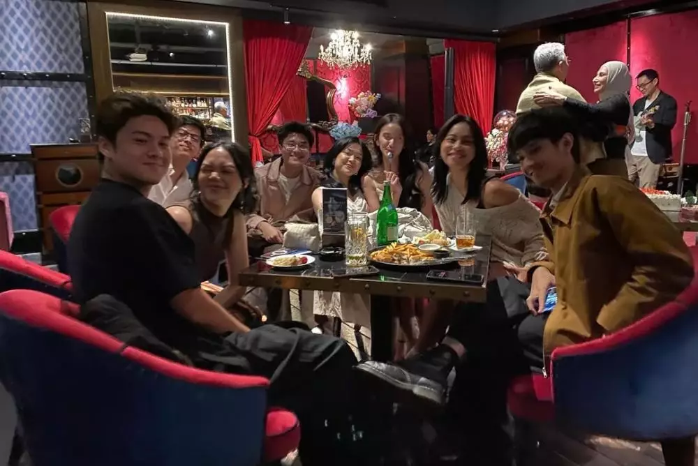 Momen pesta ulang tahun Leya Princy dihadiri El Putra © 2025 brilio.net