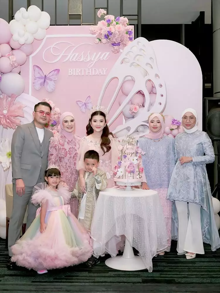 Potret kebersamaan Air Rumi dan Hassya Ramadhani © 2025 brilio.net Potret kebersamaan Air Rumi dan Hassya Ramadhani © 2025 brilio.net