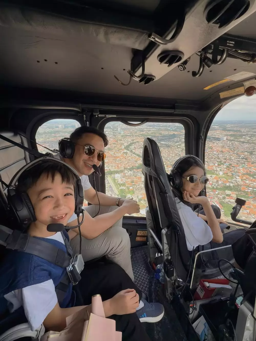 Poppy Bunga dapat kejutan ultah pernikahan © Instagram Poppy Bunga dapat kejutan ultah pernikahan © Instagram