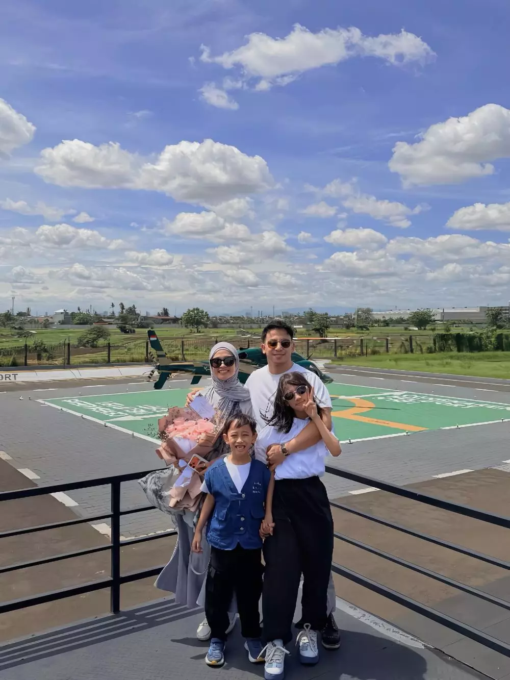 Poppy Bunga dapat kejutan ultah pernikahan © Instagram Poppy Bunga dapat kejutan ultah pernikahan © Instagram