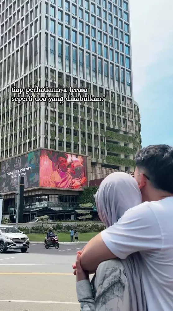 Poppy Bunga dapat kejutan ultah pernikahan © Instagram Poppy Bunga dapat kejutan ultah pernikahan © Instagram