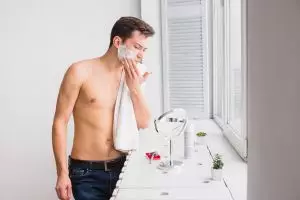 11 Face wash pria kulit kering terbaik, harga ramah kantong mulai Rp30 ribuan