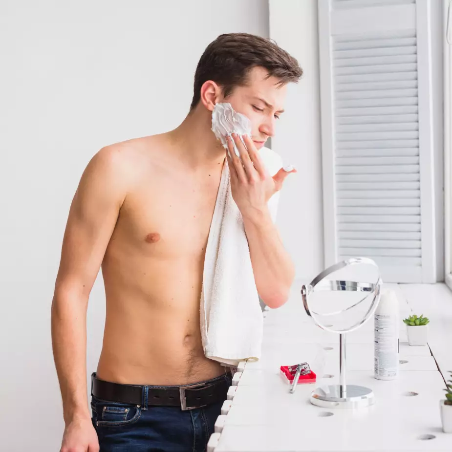 11 Face wash pria kulit kering terbaik, harga ramah kantong mulai Rp30 ribuan