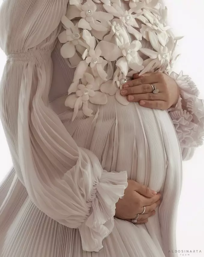 maternity Putri Isnari hamil anak pertama © Instagram